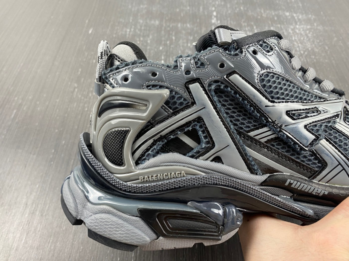 Ba*len*cia*ga runner sneaker