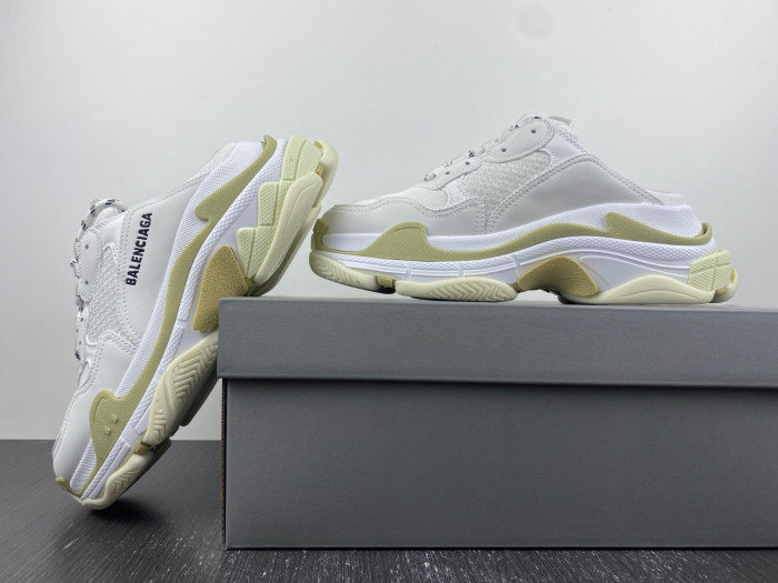 Ba*len*cia*ga triple s sneaker 80000101