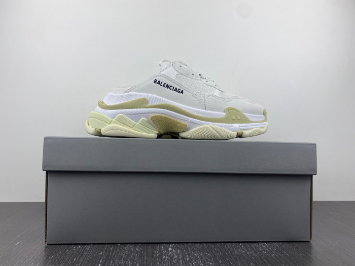Ba*len*cia*ga triple s sneaker 80000101