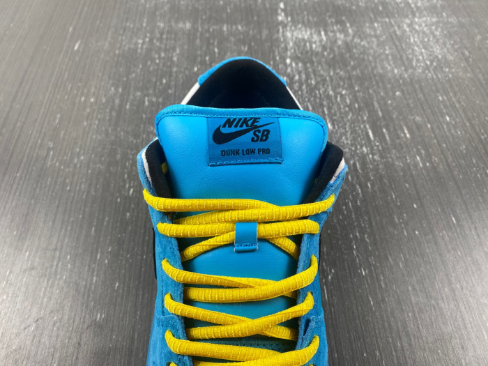 the powerpuff girls x nike sb dunk low “buttercup” ndl08301