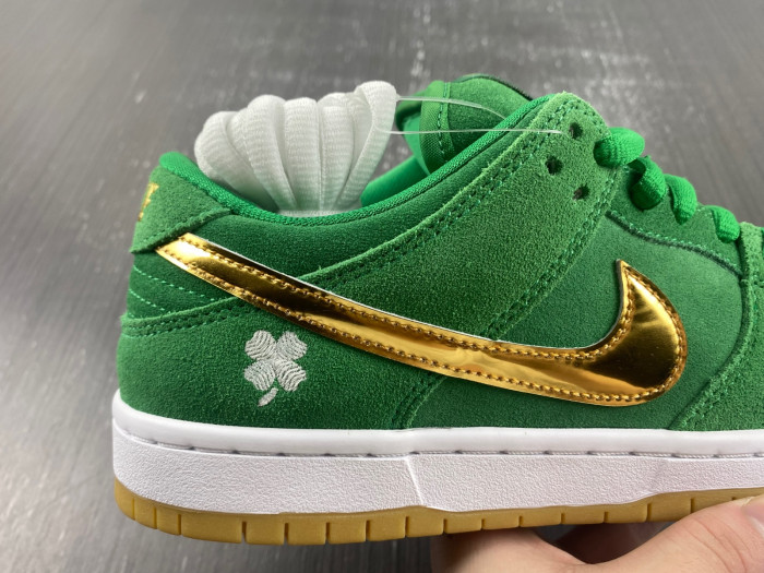nike sb dunk low pro st. patrick
