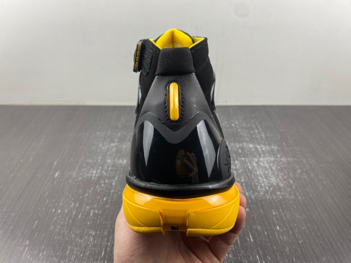 nike air zoom huarache 2k4 black varsity maize 308475-003