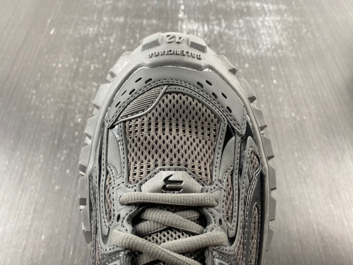 Ba*len*cia*ga defender sneaker