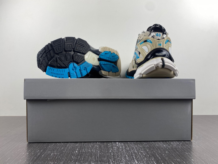 Ba*len*cia*ga runner sneaker