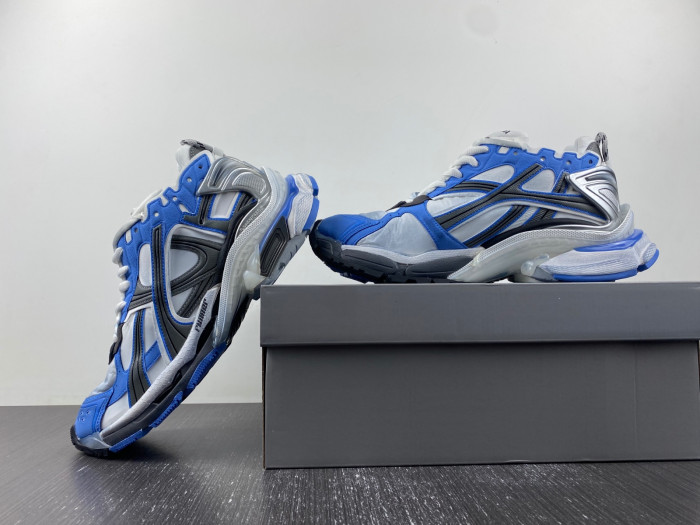 Ba*len*cia*ga runner sneaker