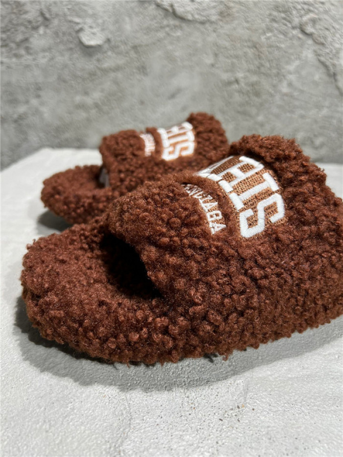 balenciag* sandal bs52