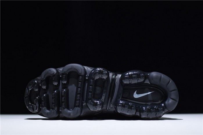 nike air vapormax plus triple black 924453-004