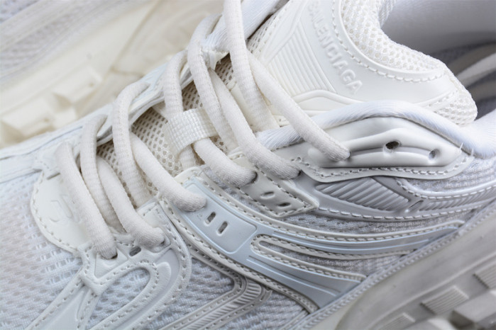 Ba*len*cia*ga defender sneaker