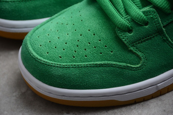 nike sb dunk low st. patrick’s day bq6817 303