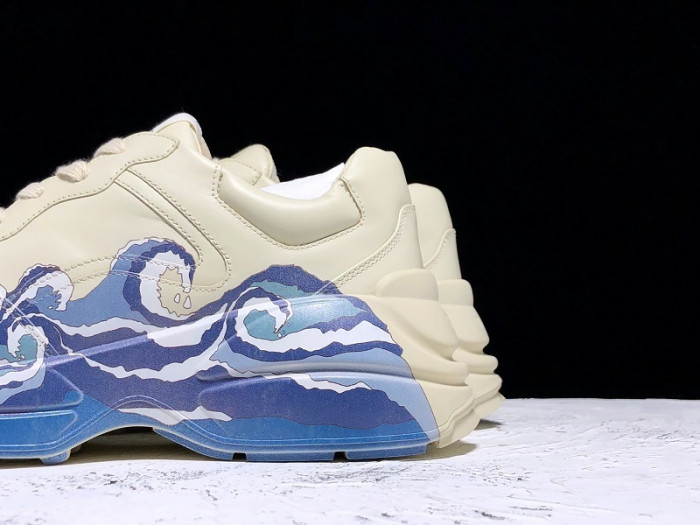 G*u*i* rhyton sneaker