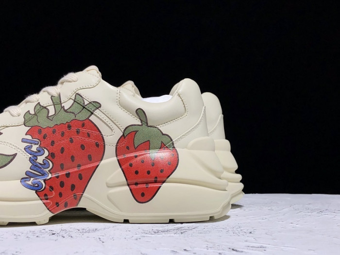 G*u*i* rhyton sneaker