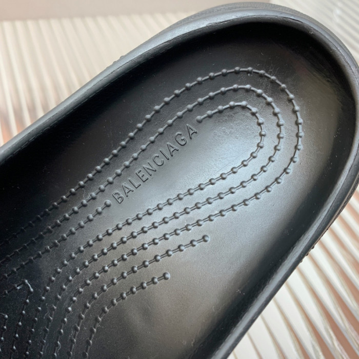 balenciag* sandal bs64