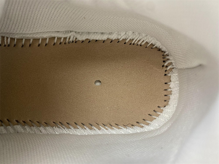 Ba1en*iaga runner 8000018