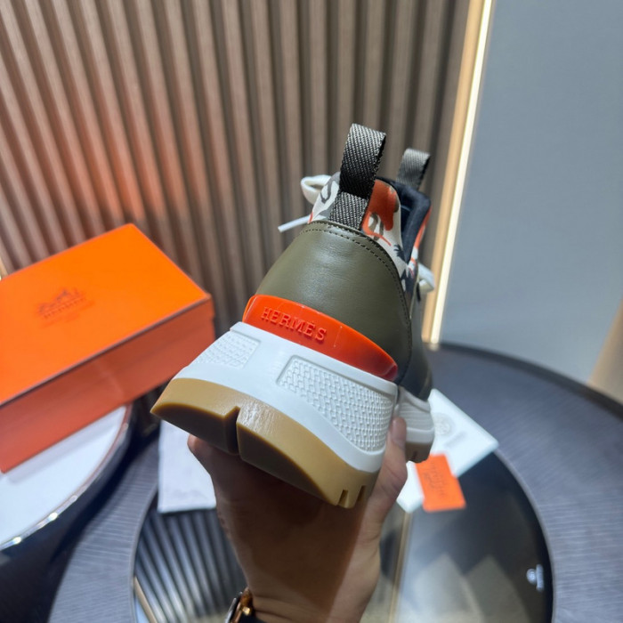 H**me5 snekaers hm048