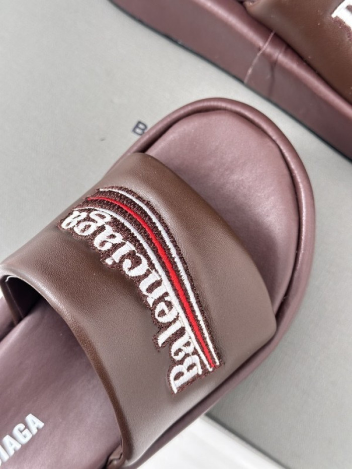 Balenciag* Sandal BS82