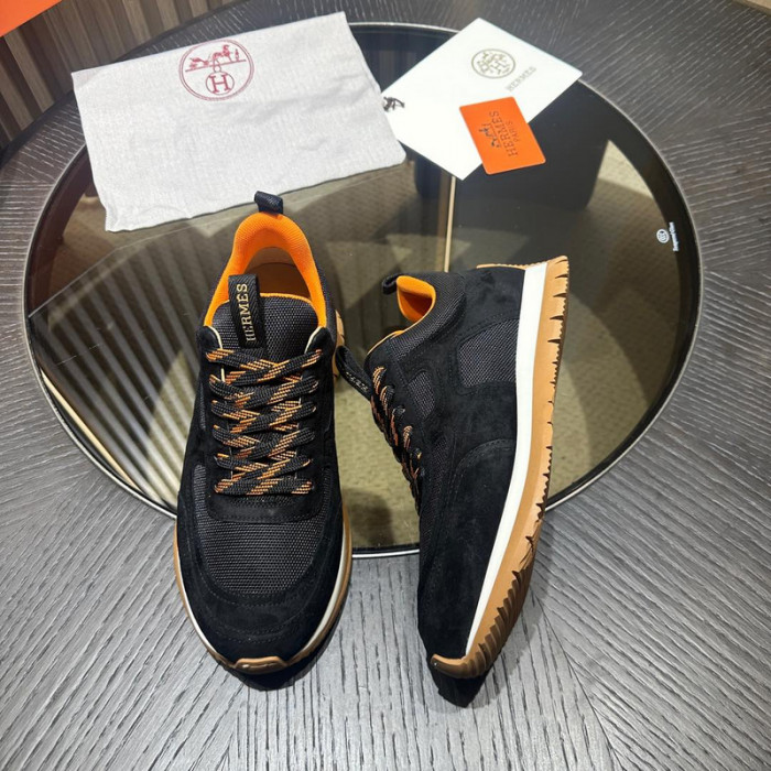 H**me5 snekaers hm049