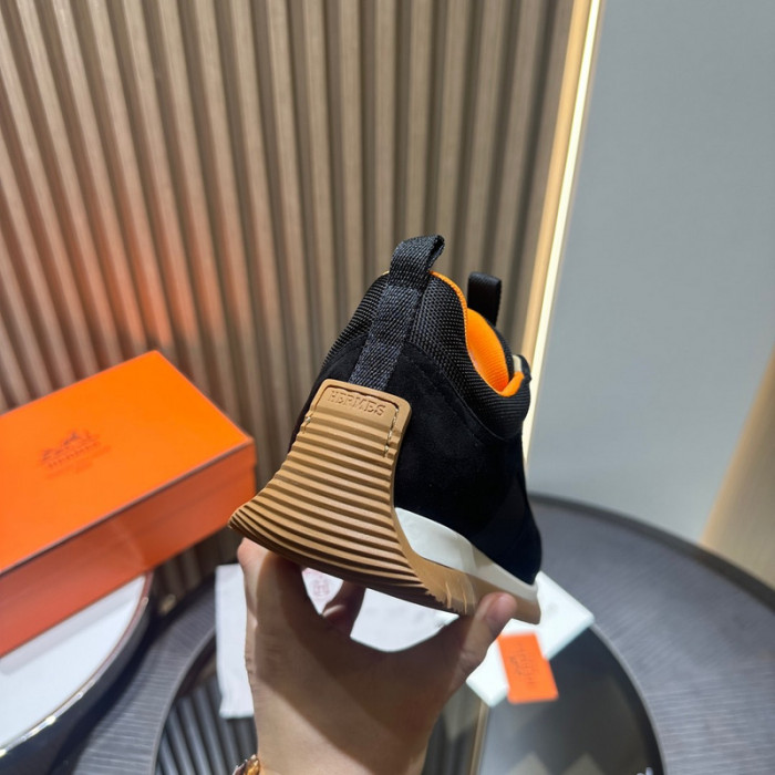 H**me5 snekaers hm049