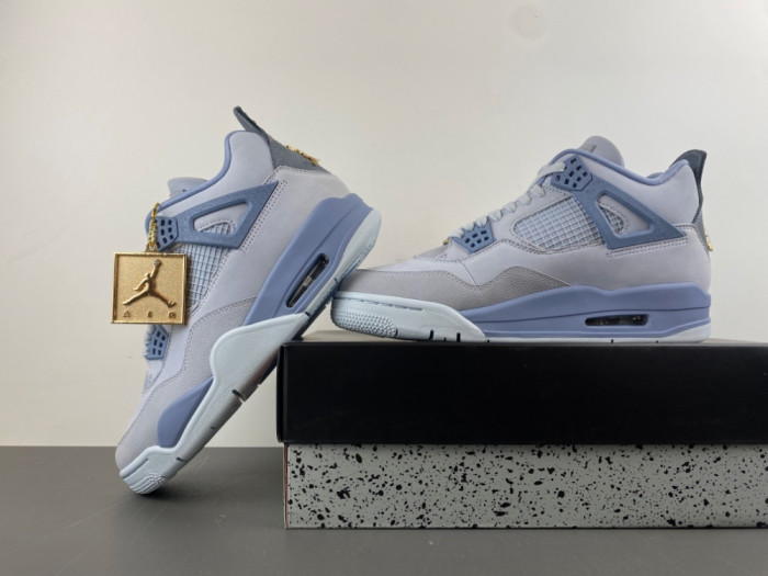Air Jordan 4 UNC Tar Heels HV9204-407