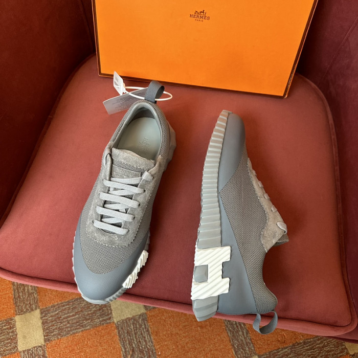 H**me5 snekaers hm026