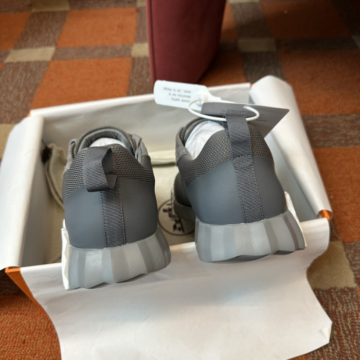 H**me5 snekaers hm026