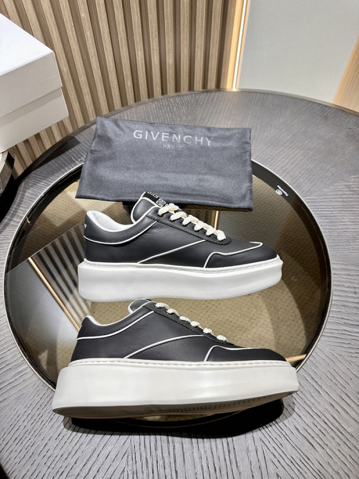 Givenchy Sneakers 660021