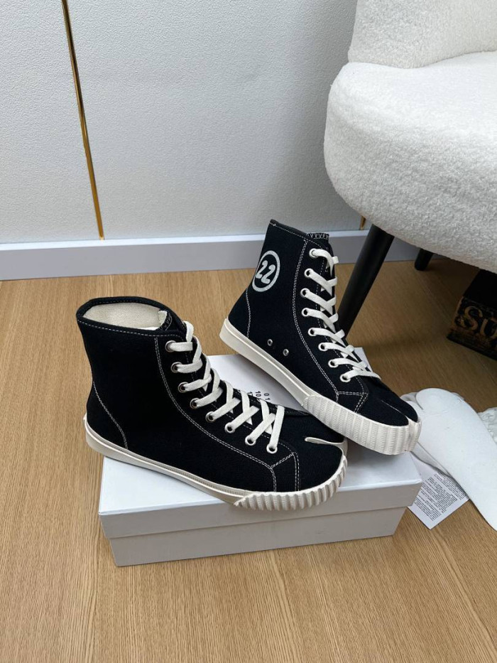 Ma1s0n Marg*e1a CALFSKIN S57WS0367