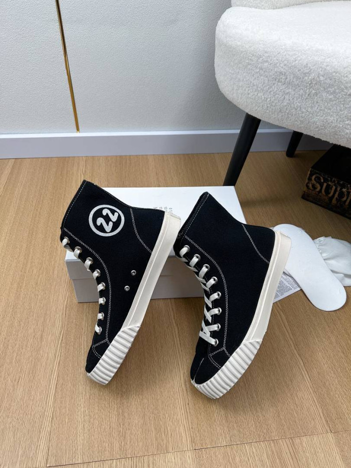 Ma1s0n Marg*e1a CALFSKIN S57WS0367