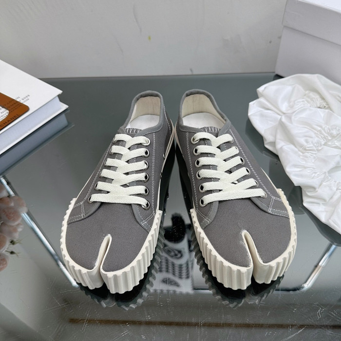 Ma1s0n Marg*e1a CALFSKIN S57WS0371
