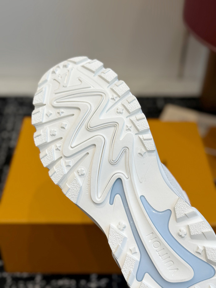 LV sneakers L0000852