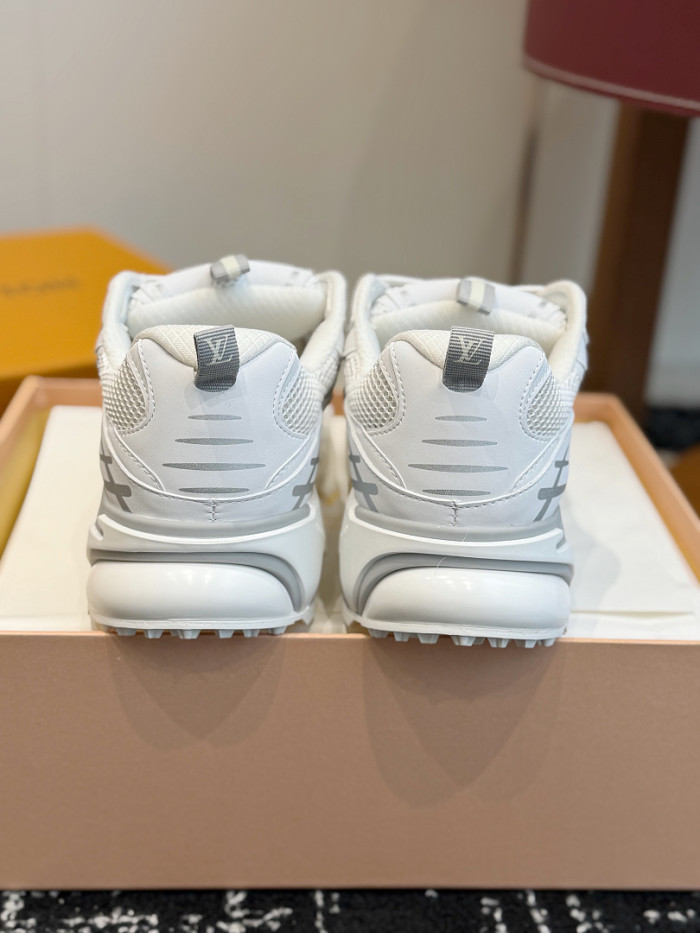 LV sneakers L0000852