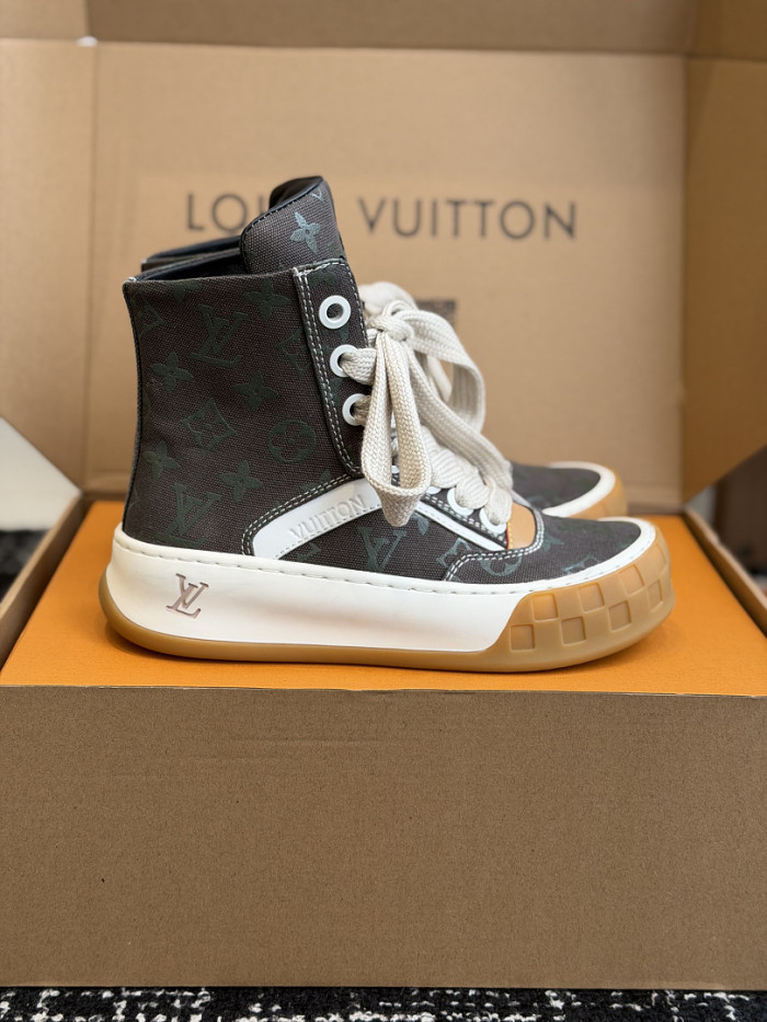 LV sneakers L0000858