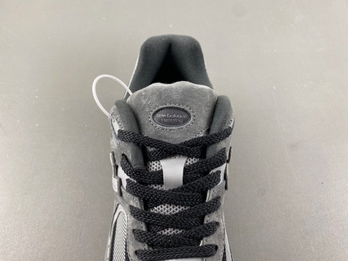 New Balance 2002R Castlerock Shadow Grey Black M2002RCL