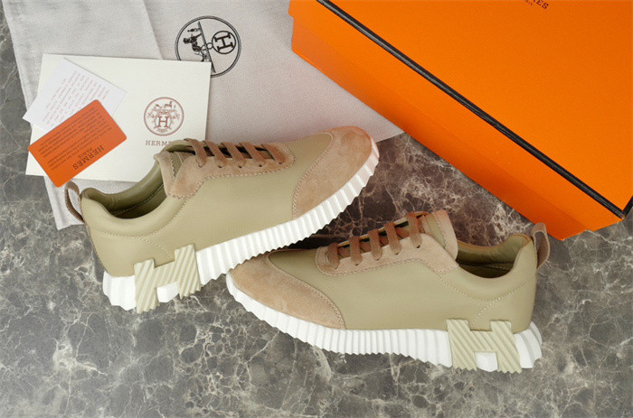 H**me5 snekaers hm009