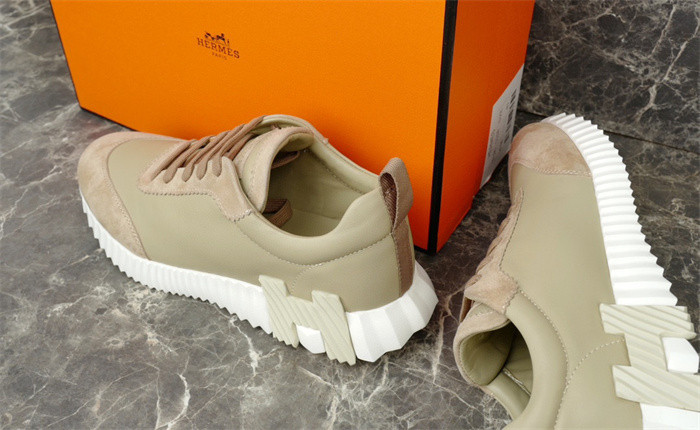 H**me5 snekaers hm009