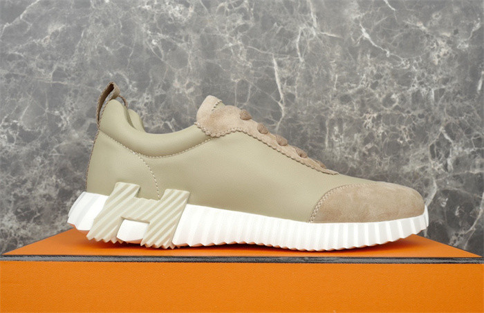 H**me5 snekaers hm009