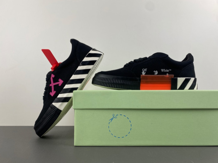 OFF-W c/o Virgil Abloh Vulc Low 2A6WTW
