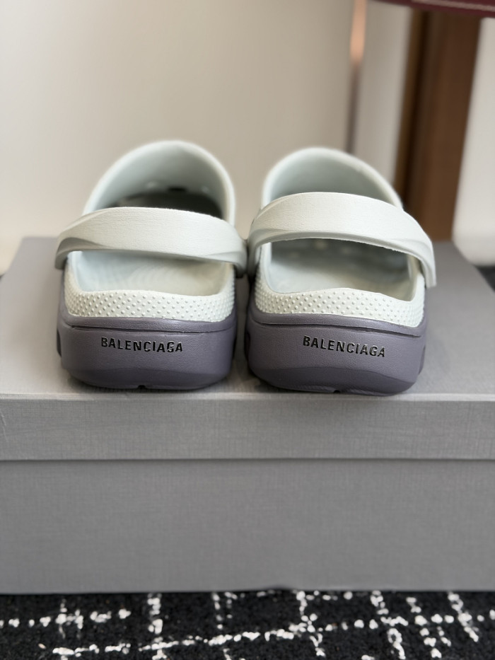 Balenciag* Sandal BS122