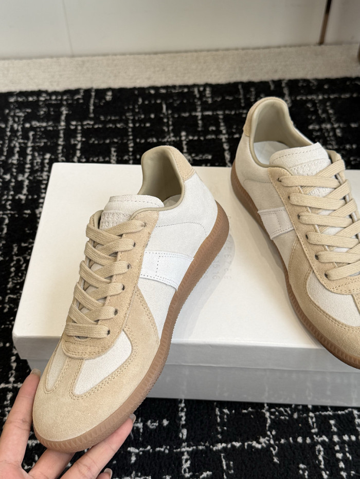 Ma1s0n Marg*e1a CALFSKIN S57WS0400