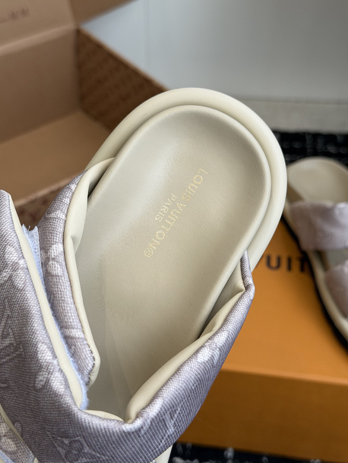 L&V sandal 256