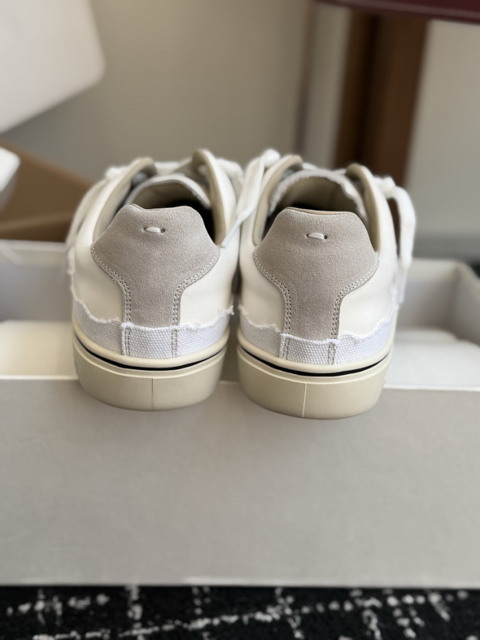 Ma1s0n Marg*e1a CALFSKIN S57WS0421