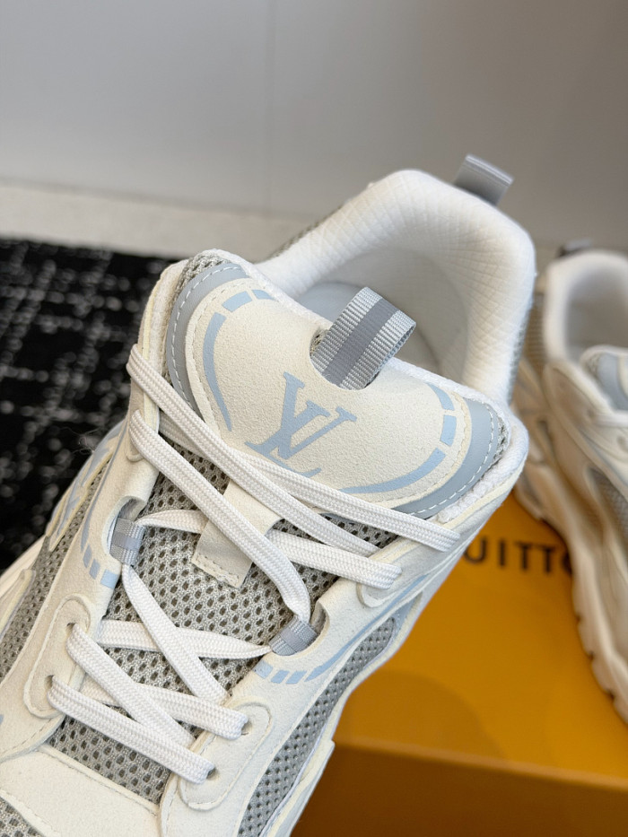 LV sneakers L0000850
