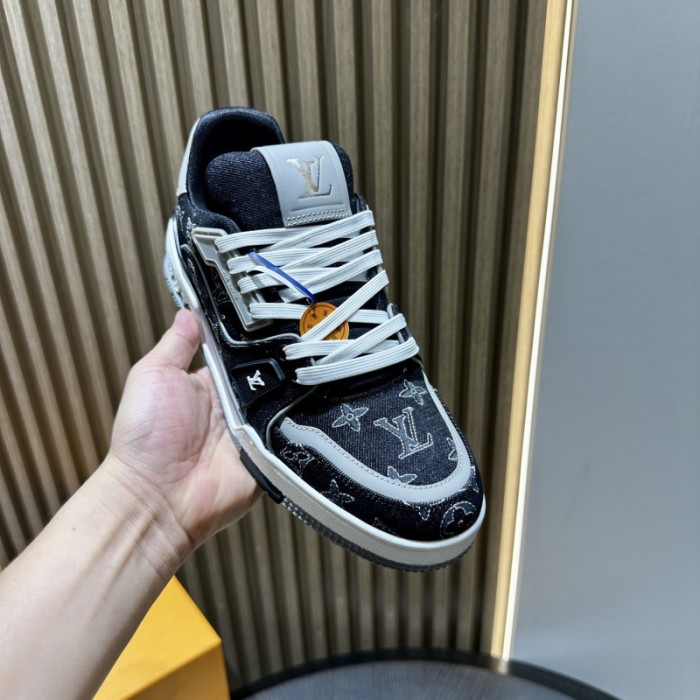 LV snekaers L0000670