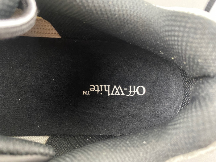 Off-White Be right back OWIA289F27