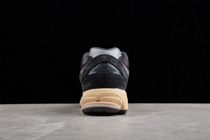 New Balance 2002 M2002RHO