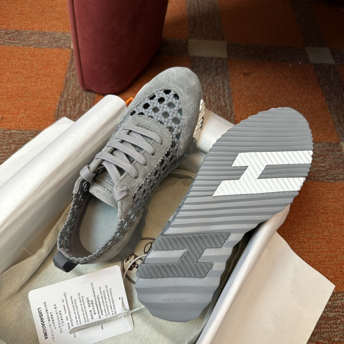 H**me5 snekaers hm018