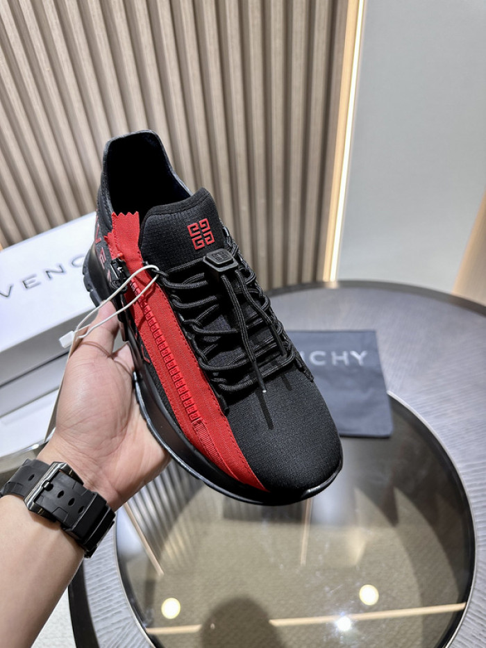 Givenchy Sneakers 660042