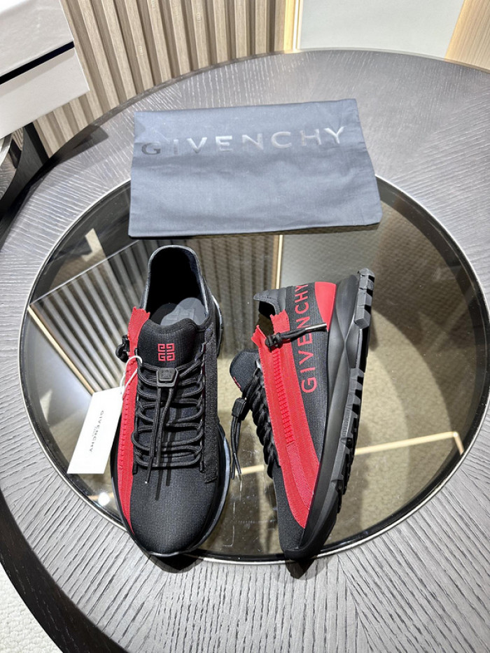 Givenchy Sneakers 660042