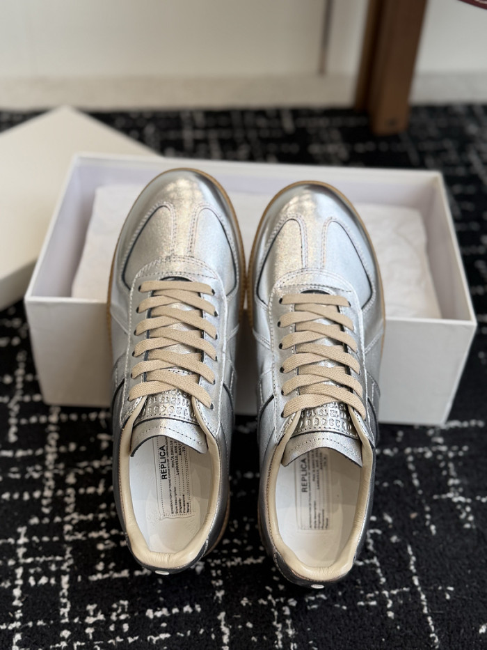 Ma1s0n Marg*e1a CALFSKIN S57WS0445