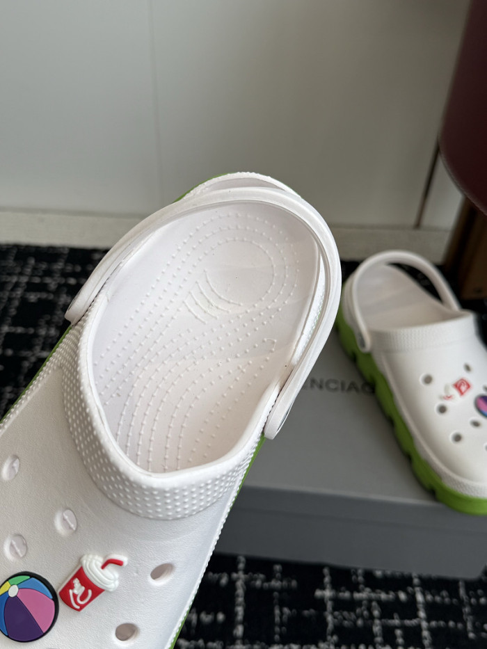 Balenciag* Sandal BS124