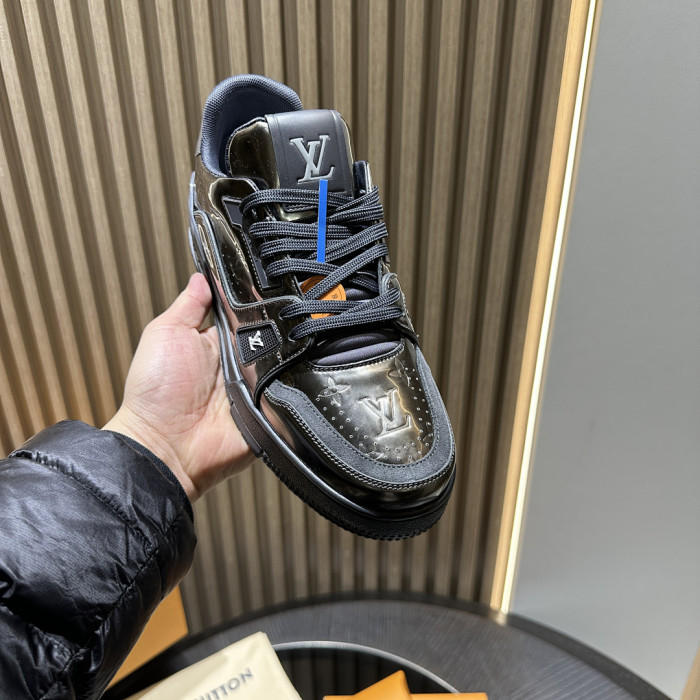 LV snekaers L0000703